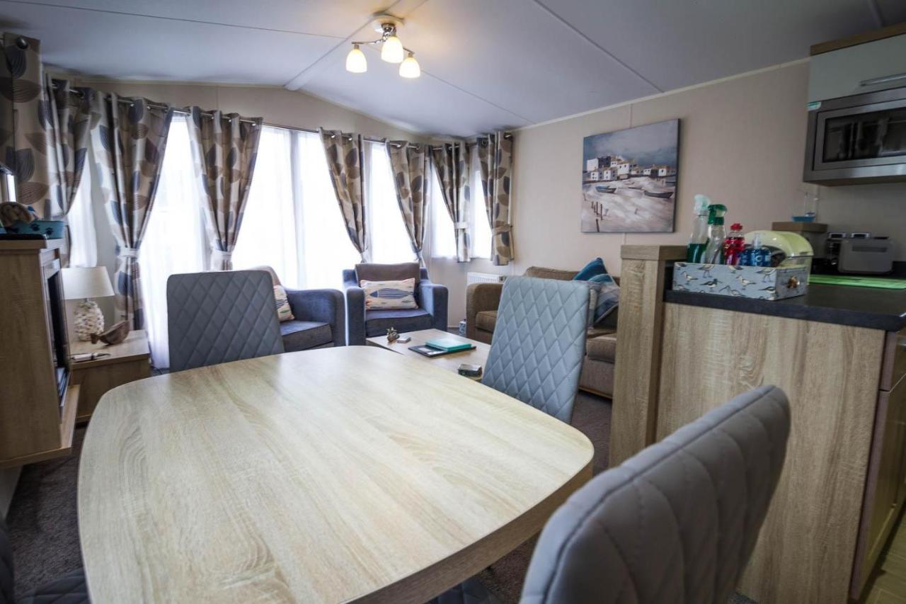 Hotel 6 Berth Caravan With Wifi At Wells-Next-The-Sea In Norfolk Ref 72032T Exterior foto