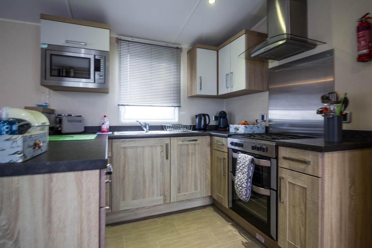 Hotel 6 Berth Caravan With Wifi At Wells-Next-The-Sea In Norfolk Ref 72032T Exterior foto