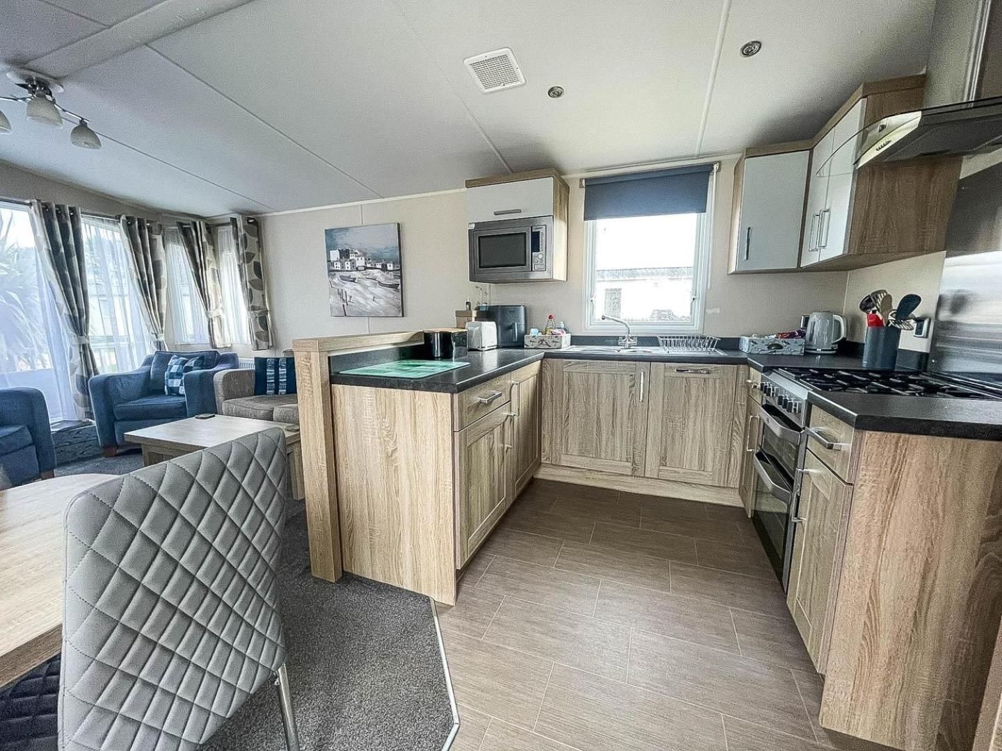 Hotel 6 Berth Caravan With Wifi At Wells-Next-The-Sea In Norfolk Ref 72032T Exterior foto